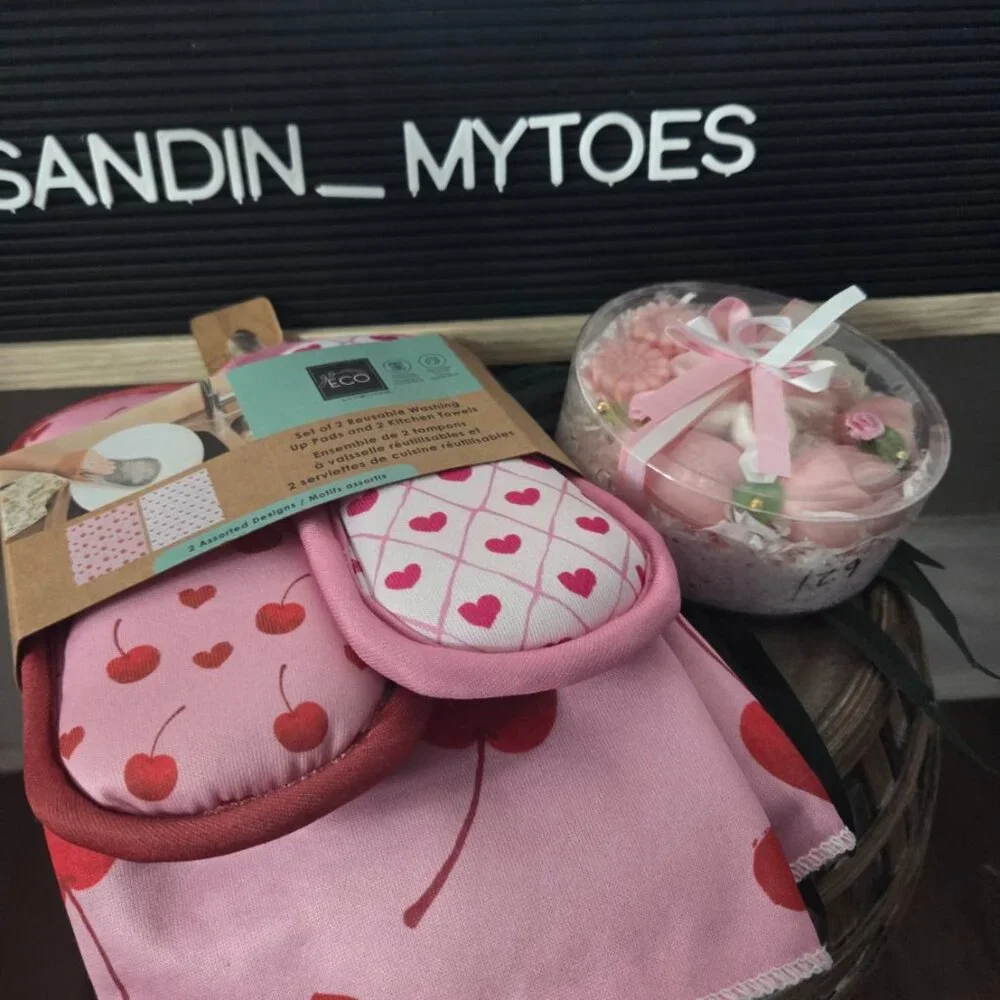 Go Eco I set 2 towels, 2 scrubbers and heart soaps-valentine themed